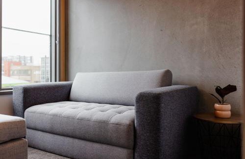 Te Aro Appartement | Spacious 2BR Oasis in Central Wellington w Terrace