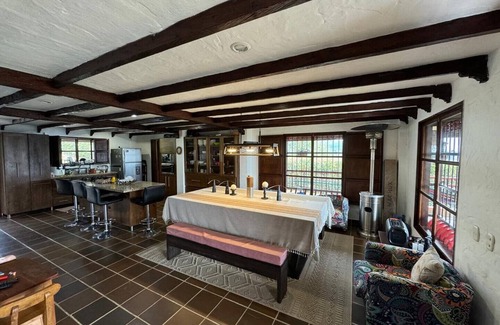 Guarne Maison | Spacious 3-bdr Colonial property in Guarne-20 min from airport Jose Maria Cordv