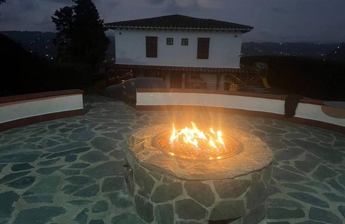 Guarne Maison | Spacious 3-bdr Colonial property in Guarne-20 min from airport Jose Maria Cordv