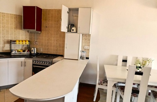 Bamburi Appartement | Spacious 3-bdrm Beachfront Apt in Shanzu,Mombasa with a Jaccuzzi, Bar&restaurant