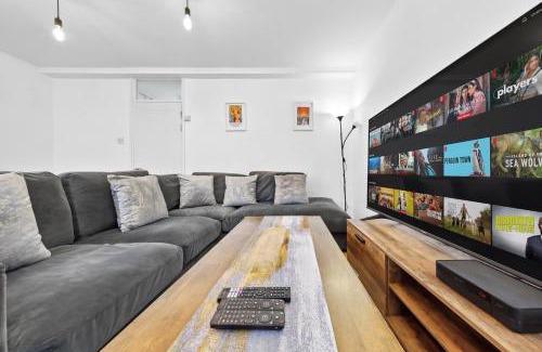 Haggerston Appartement | Spacious 3-Bed Apt near Shoreditch with Parking