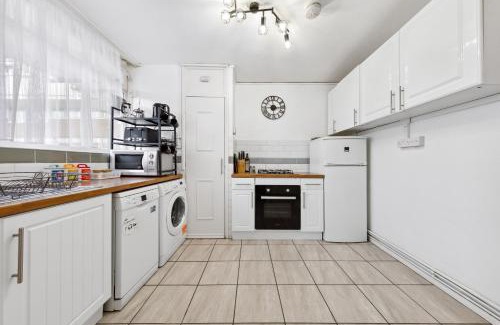 Haggerston Appartement | Spacious 3-Bed Apt near Shoreditch with Parking