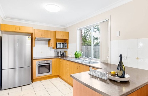 Sunnybank Hills Maison | Spacious 3-bed Retreat 1min to Mall @SunnybankHill
