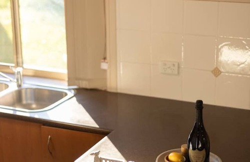Sunnybank Hills Maison | Spacious 3-bed Retreat 1min to Mall @SunnybankHill