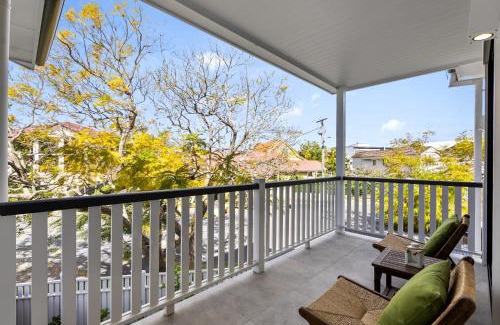 Clayfield Maison | Spacious 3-Bed Clayfield House with Patio and BBQ