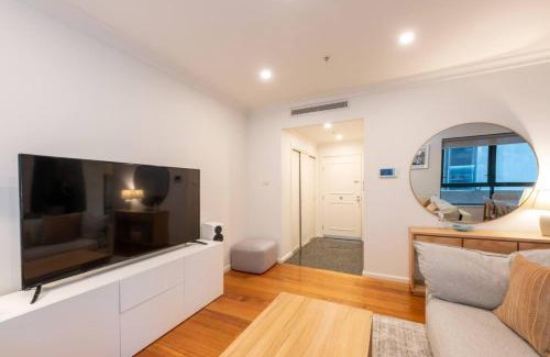 Melbourne Central Business District Appartement | Spacious 3-bed Unit in Melbourne CBD w Pool & Gym