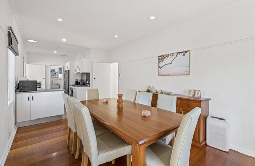 Airport West Maison | Spacious 3-Bed With Outdoor Dining Near Airport