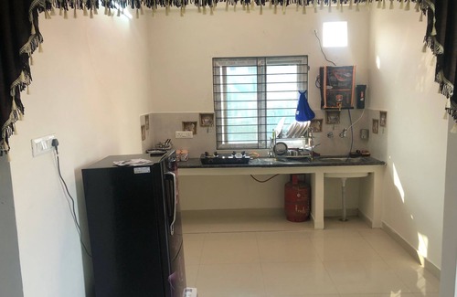 Hyderabad Appartement | Spacious 3-bedroom apartment with WiFi, AC in delightful Hyderabad by GRV Group.