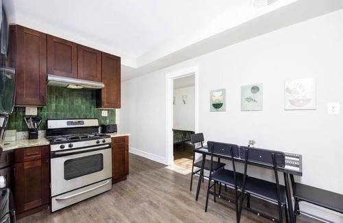 Brighton Park Appartement | Spacious 3 Bedroom Apartment - 10 Minutes to Downtown - Sleeps up to 10
