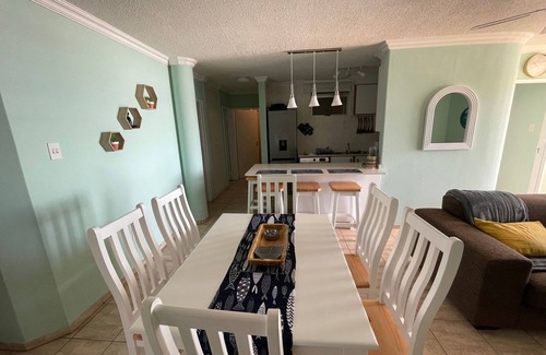 Margate Appartement | Spacious 3-bedroom apartment right on the beach in beautiful Margate with WiFi