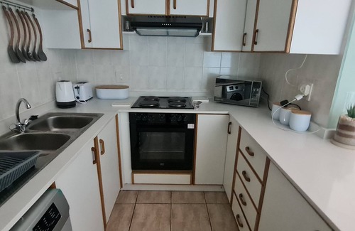 Margate Appartement | Spacious 3-bedroom apartment right on the beach in beautiful Margate with WiFi