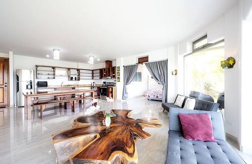 Tilaran Copropriété | Spacious 3-bedroom condo in wonderful Lake Arenal with WiFi, AC, swimming pool.