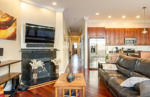 Kenwood Copropriété | Spacious 3-bedroom corporate condo in wonderful North Kenwood in Hyde Park