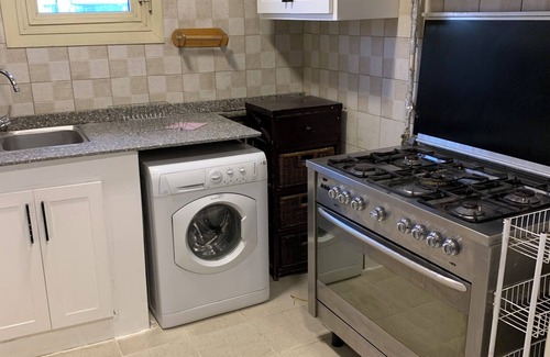 Al-Basatin Appartement | Spacious 3-bedroom corporate apartment in amazing Cairo with WiFi, AC