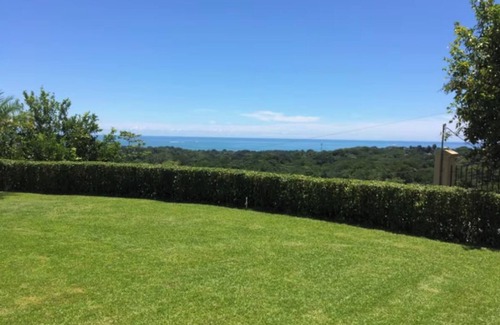 Los Angeles Chires Maison | Spacious 3-bedroom house with Ocean View-Large Pool-Gated Development-WiFi-AC