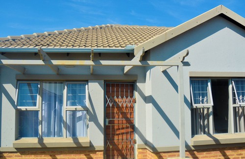 Emalahleni Maison | Spacious 3-bedroom house perfect for relaxation and business trips