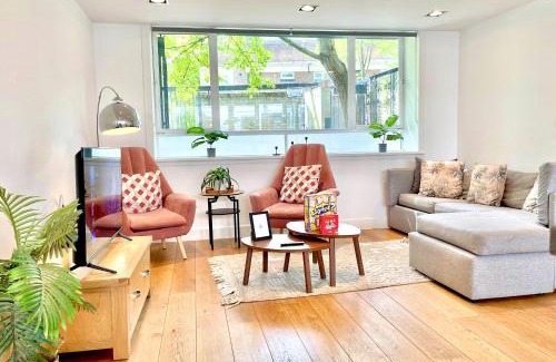 Holloway Appartement | Spacious 3-bedroom Holloway Flat with Patio & WiFi near Islington , Kings Cross , Camden Town