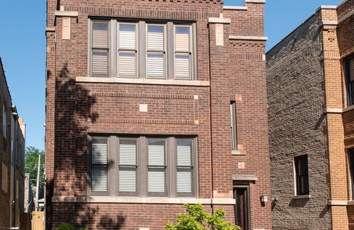 North Center Appartement | Spacious 3 bedroom in ideal Roscoe village location