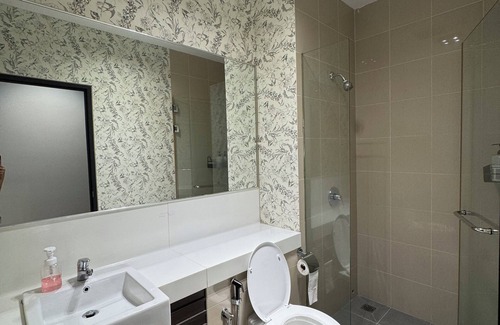 Tanjung Bungah Appartement | Spacious 3-bedroom apartment with AC, in charming George Town Penang Malaysia