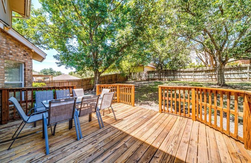 Stone Oak Maison | Spacious 3-Bedroom REMODELED Family Home in Stone Oak NEISD Shops Hospitals Golf