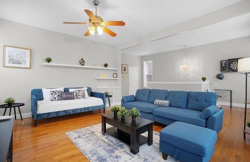 Central West End Appartement | Spacious 3-Bedroom with King Bed & Prime Location