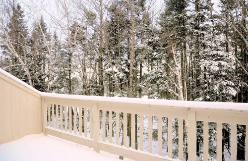 Bromley Mountain Maison | Spacious 3-Level End-unit Townhouse in the Clovers at Bromley