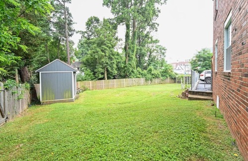 Downtown Maison | Spacious 3-Level Colonial Near DC - Walk to Metro & Attractions!