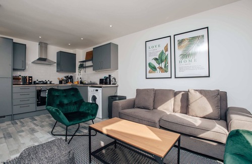Tipton Maison | SPACIOUS 3BD TOWNHOUSE w 2WCs+15MINS TO BHAM &WOLV