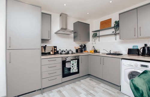 Tipton Maison | SPACIOUS 3BD TOWNHOUSE w 2WCs+15MINS TO BHAM &WOLV