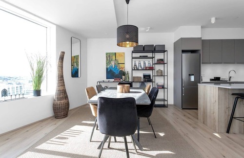 Hliðar Appartement | Spacious 3BR apartment with 2 bathrooms 1003