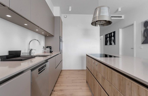 Hliðar Appartement | Spacious 3BR apartment with 2 bathrooms 1003