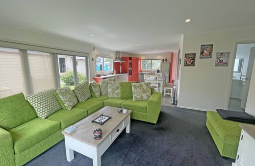 Whangamata Maison | Spacious 3BR Beach House Near the Park