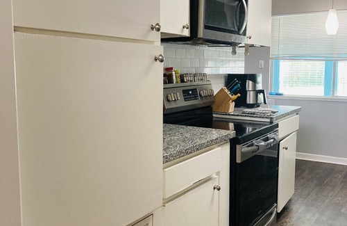 Texas City Maison | Spacious 3BR Brick Home, Sleeps 9❤️Free Parking❤️No Pet Fee❤️No Extra Guest Fee🏖️