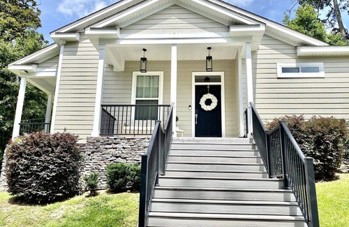Old Town Maison | NEW Beautiful, Private Home in Downtown Tally