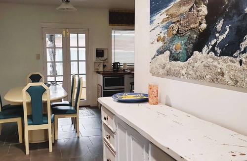 Callala Bay Maison | Spacious 3BR ground floor holiday home close to beach