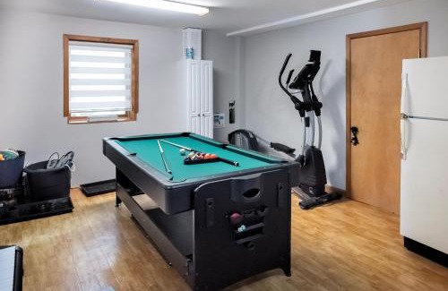 East Stroudsburg Maison | Spacious 3BR Home with BBQ in Gated Penn Estates