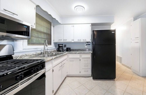 Miller Beach Maison | Spacious 3BR Home Firepit and Grill