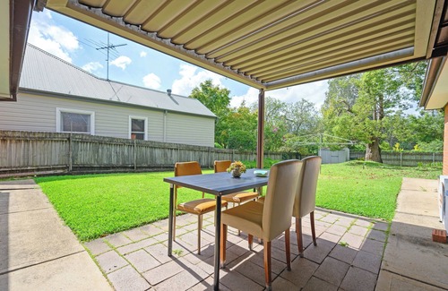 Turramurra Maison | Spacious 3BR Home Quiet Street Great Location