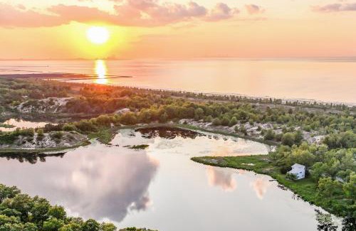 Miller Beach Maison | Spacious 3BR House with Firepit Grill Near Beach