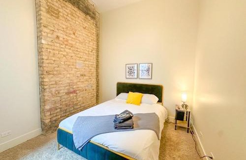 Near South Side Appartement | Spacious 3BR in South Loop 420 Friendly Near McCormick Place, Soldier Field and Lake Front