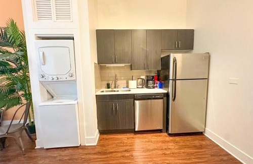 Near South Side Appartement | Spacious 3BR in South Loop 420 Friendly Near McCormick Place, Soldier Field and Lake Front