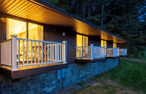 East Durham Maison | Hot Tub - 9 Min to Zoom Flume Waterpark