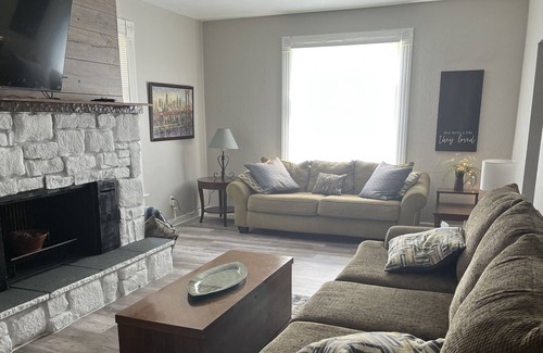 Canton Appartement | Spacious 3BR w/Fenced in Yard & Parking