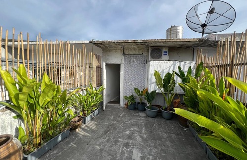 Wattana Maison | Spacious 4-bedroom townhome in lovely Prakanong Wattana with WiFi, AC.