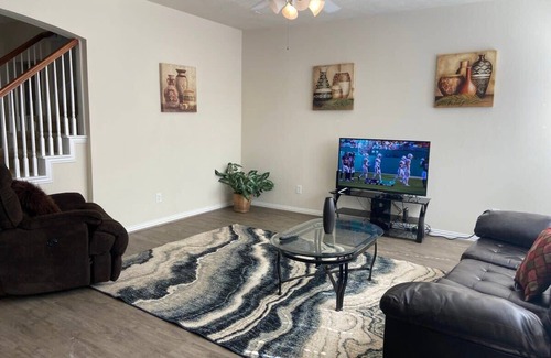 Sterling Ridge Maison | Spacious 4 bed/2.5 bath House in Spring, Texas