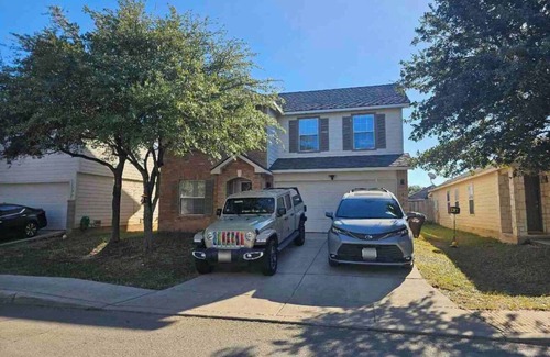 San Antonio Maison | Spacious 4 bed 2.5 bath Serenity Splash Villa in San Antonio with private pool