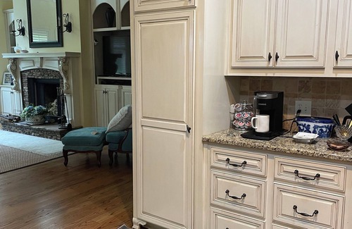 Auburn Maison | Spacious 4 Bed 3 Bath Auburn Game Day Home