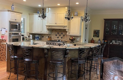 Auburn Maison | Spacious 4 Bed 3 Bath Auburn Game Day Home