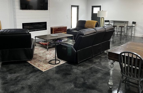 Hoyt Maison | Spacious 4 bed, 4.5 bath
