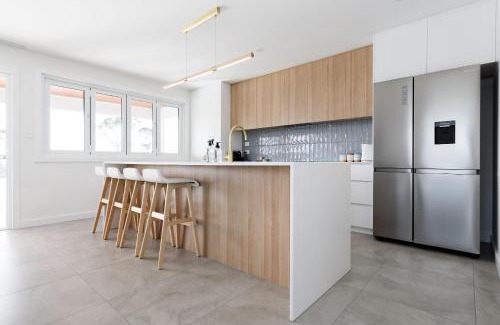Bridport Maison | Spacious 4-Bed Coastal Retreat with Ocean Views